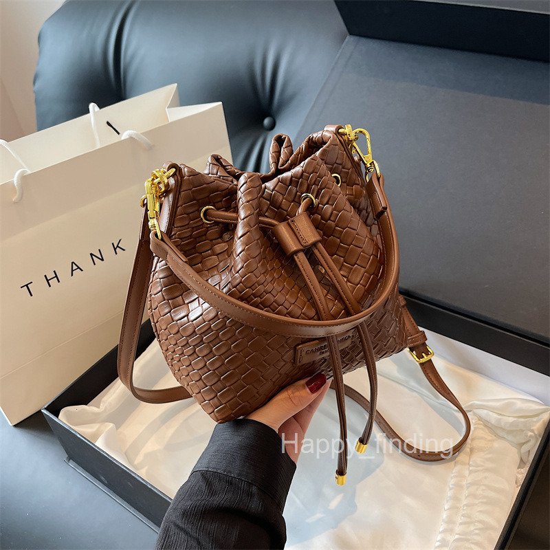 Handheld Large Capacity Bag for Women Trendy Autumn New Fashion Crossbody Bag Korean Style Drawstring Stylish Bucket Bag