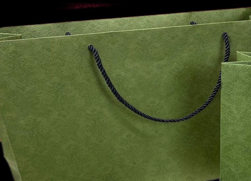 New designer style popular green gift bag large size paper luxury Packaging Bags7391078