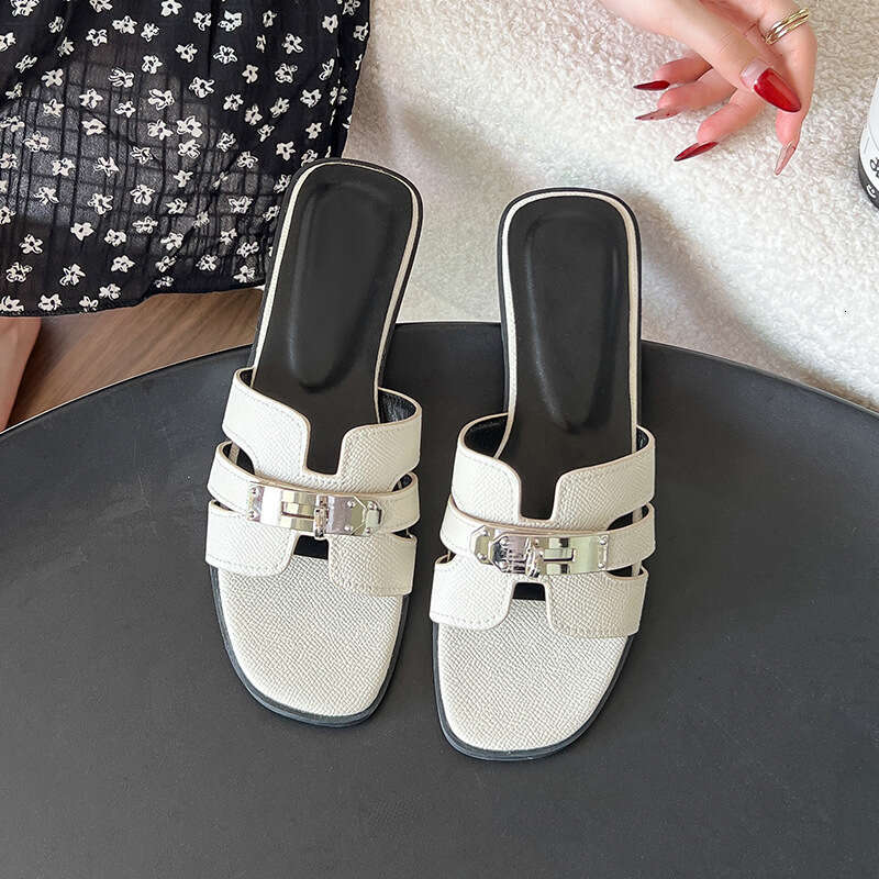 Silver Small Lock Buckle Flat for Women Summer 2025 New Style One-Strap Slippers Vacation Fashion Outdoor French Sandals