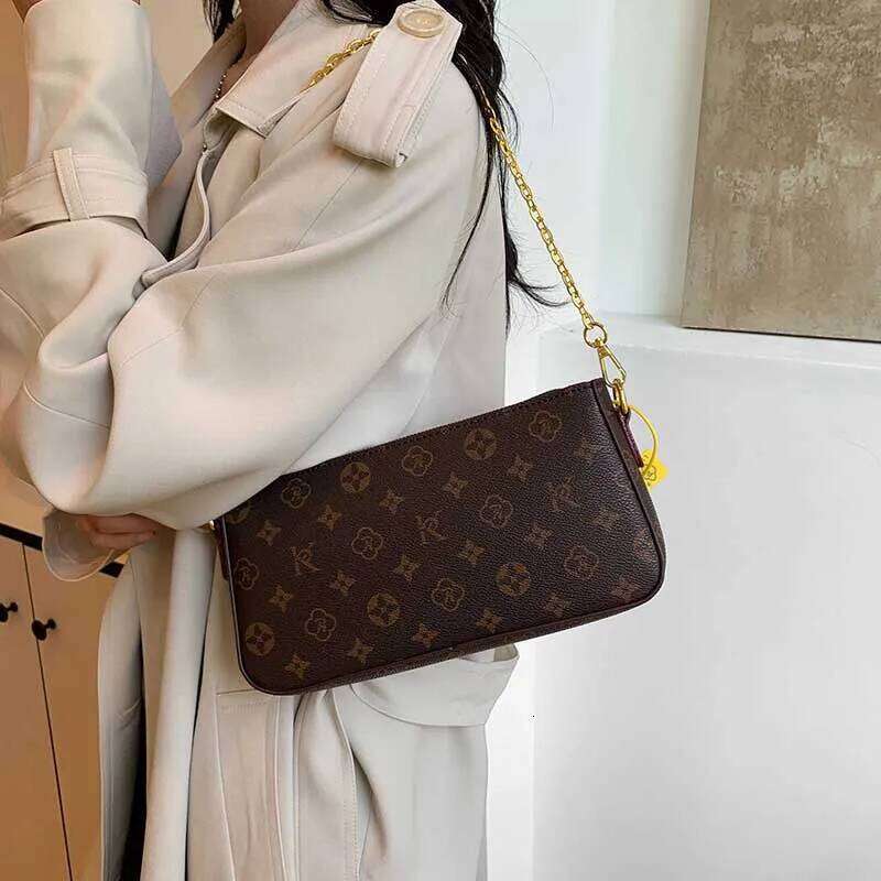 Light Design Ladies Purses And Handbags 2024 Classic Solid Color Chain Shoulder Letter Element Women's Crossbody Bag
