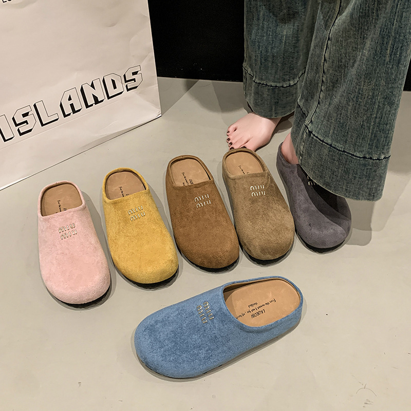 2025 hot free shipping designer Sandals for woman Solid vintage breathable beach shoes