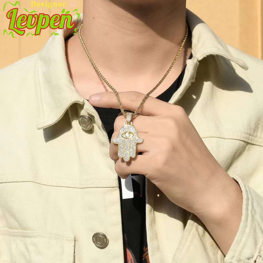 Designer LevpeHiphop Luxury Fine Jewelry 925 Sterling Silver Lab Diamond VVS Moissanite Pendant With GRA Certificate HAMSA Pendant Necklace OACOCANeck