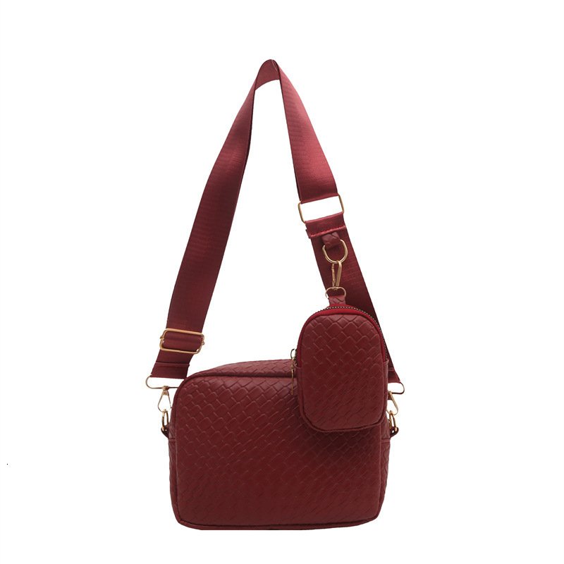 Luxury Bag Celebrity Free Delivery To Your Door Same Style Embossed Plaid Camera Bag Simple Style Solid Color Single Designer Bag Shoulder Crossbody W