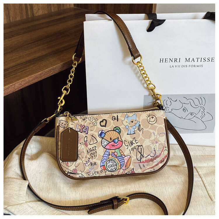Designer Women Shoulder Bag Fashion Bear Graffiti Small Square for Women 2025 New Letter Printed Chain Crossbody Bag XMAS Gift