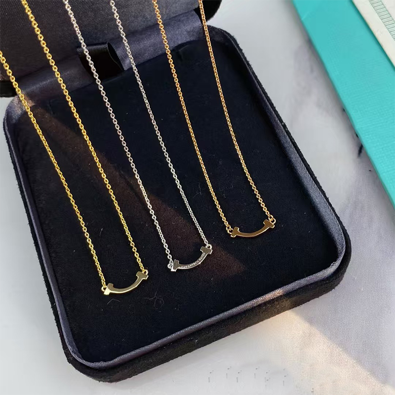 Brand Mini T Necklace Classic Smile Diamond Pendant New Couple Wedding 18k Gold Necklace Designer Jewelry for Women