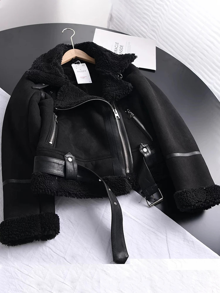 Winter Vintage Suede Lamb Short Jacket Women Thick Warm Moto Bike Black Coat Female Sashes Faux Leather Jacket Outwear with Belt 250821