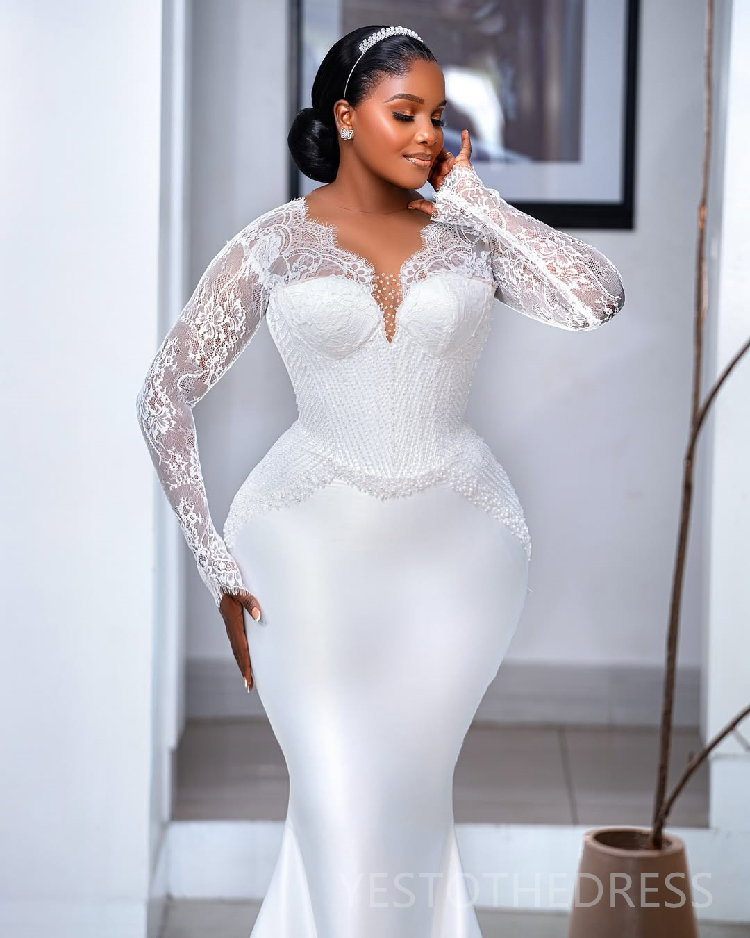 Plus Size Off White Aso Ebi African Wedding Dress Bridal Gown For Bride Mermaid Wedding Gowns Sheer Neck Long Sleeves Beaded Lace Rhinestones Bridal D