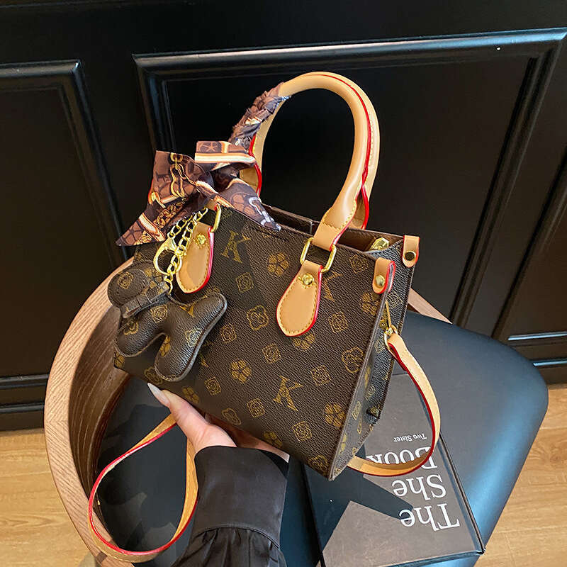 Designer Bag Luxury Bag Shoulder Bag Crossbody Tote Bag Crossbody Bags Handbags Ladies Casual Flap Fashion Chain Crossbody Bags with Dog Pendant Ribbo