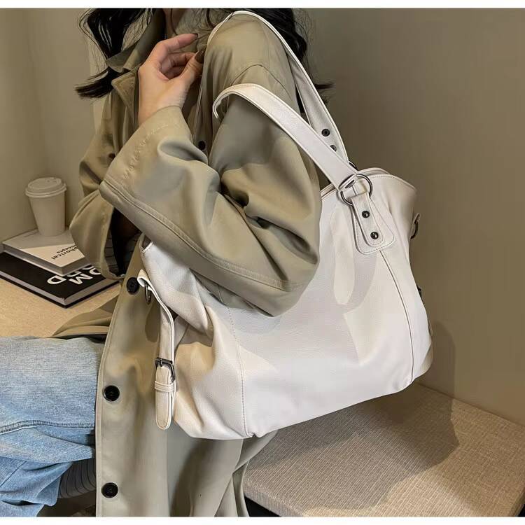 Autumn New Women s Crossbody Bag Large Capacity Fashionable Handbag Soft Leather PU New Retro Women s Handbag Autumn New Designer Bag Women s Shoulder