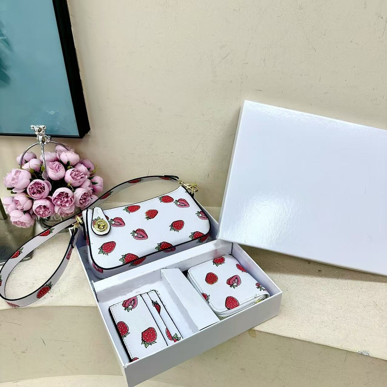 Designer (bag + wallet + card case) Cherry bag Wallet Underarm Bag Combination Set Print Embossed Classic Crossbody Bag 8210