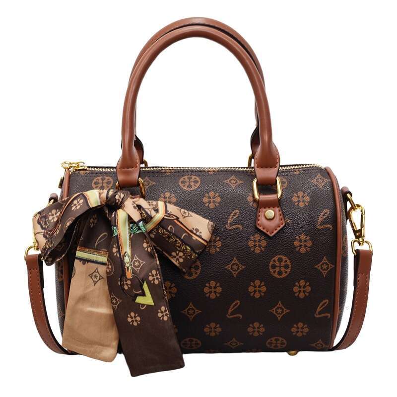 Designer bag 2025 new luxury tote bag crossbody bag shoulder bag fashionable and high quality versatile handbag versatile bag