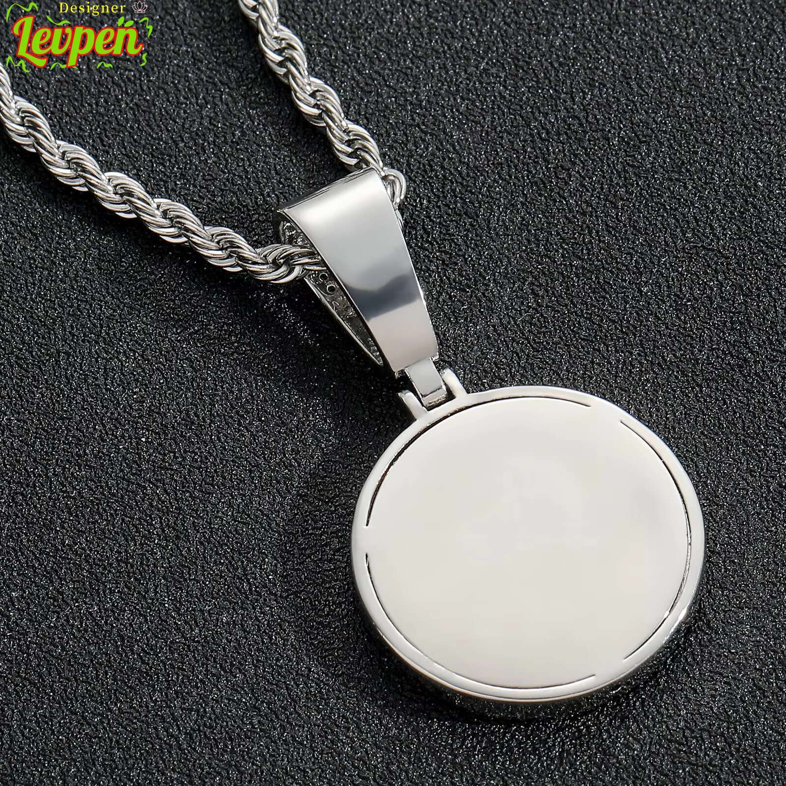 Designer LevpeIced Hip Hop Out Moissanite Diamond Compass Pendant Necklace for Men and Women Pendant Fashion Jewelry OACOCANecklace