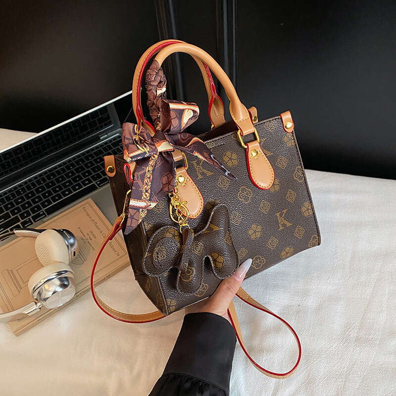 Designer Bag Luxury Bag Shoulder Bag Crossbody Tote Bag Crossbody Bags Handbags Ladies Casual Flap Fashion Chain Crossbody Bags with Dog Pendant Ribbo