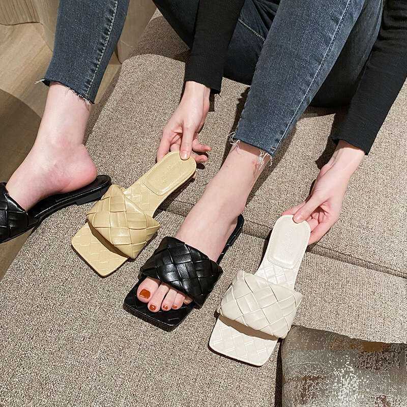 Small Internet Celebrity Slippers for Women, Outdoor Wear, 2022 New Square Toe Woven Flat Sandals, Large Size Lazy Shoes