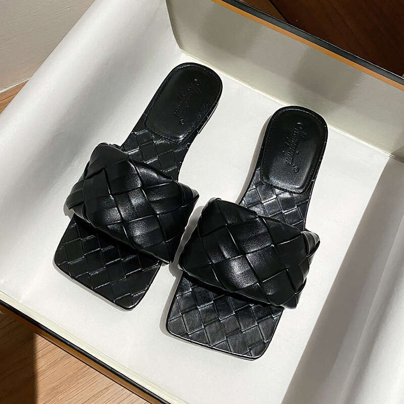Small Internet Celebrity Slippers for Women, Outdoor Wear, 2022 New Square Toe Woven Flat Sandals, Large Size Lazy Shoes