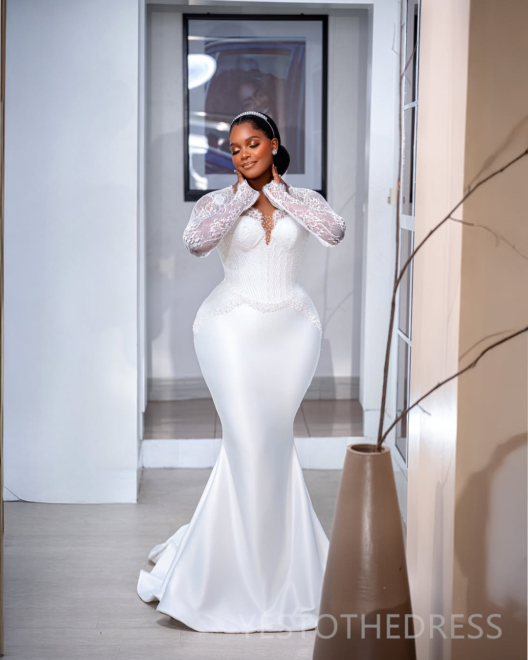 Plus Size Off White Aso Ebi African Wedding Dress Bridal Gown For Bride Mermaid Wedding Gowns Sheer Neck Long Sleeves Beaded Lace Rhinestones Bridal D