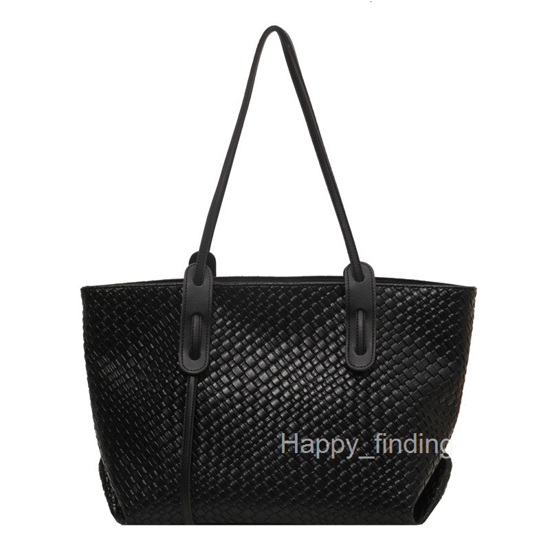 High end and large capacity woven armpit tote bag for women commuting new hand-held shoulder bag
