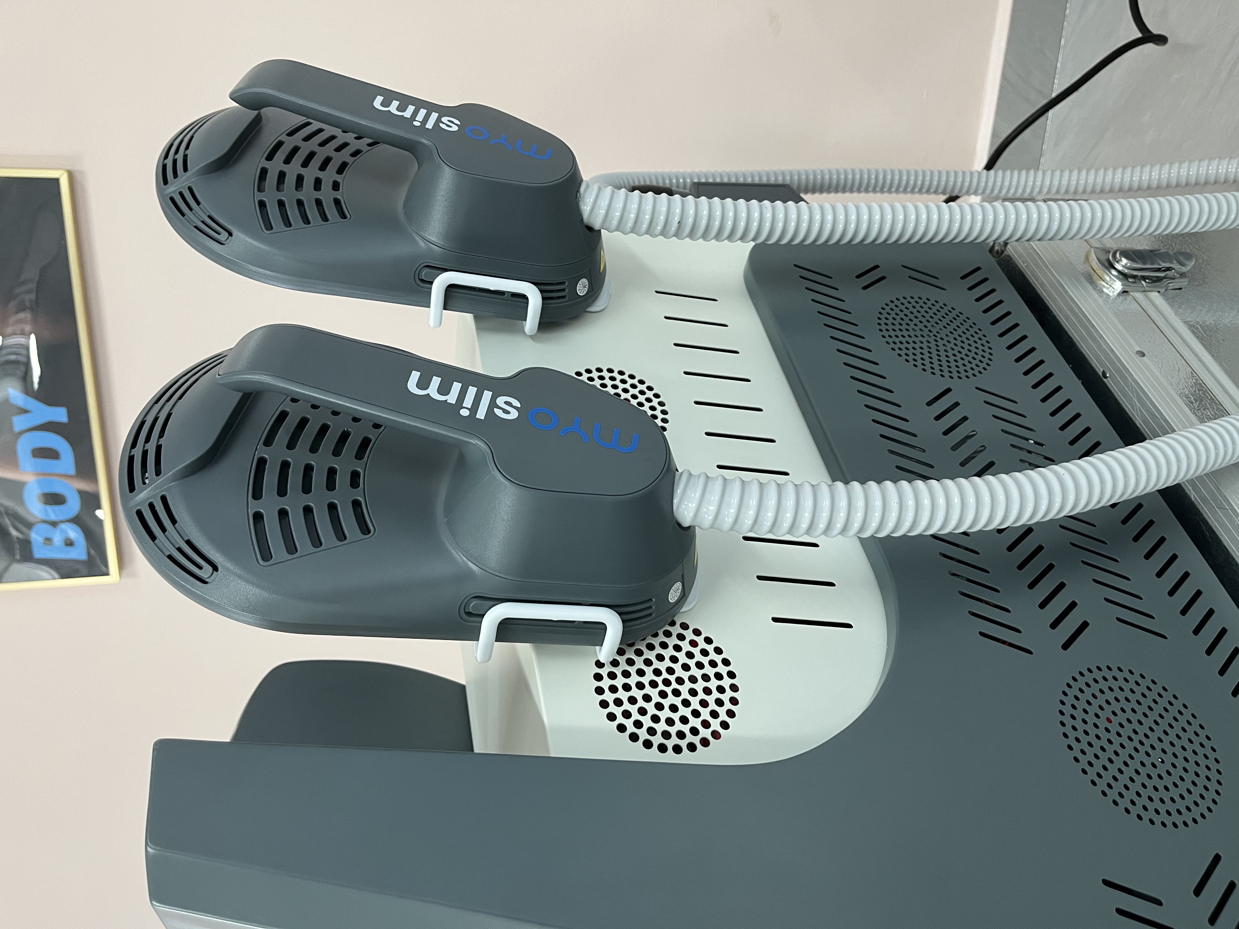 Body Contouring Machine EMS Myoslim Professional Beauty Salon Equipment For Fat Reduction Muscle Toning Improve Body Shape Burn Fat and Build Muscle D