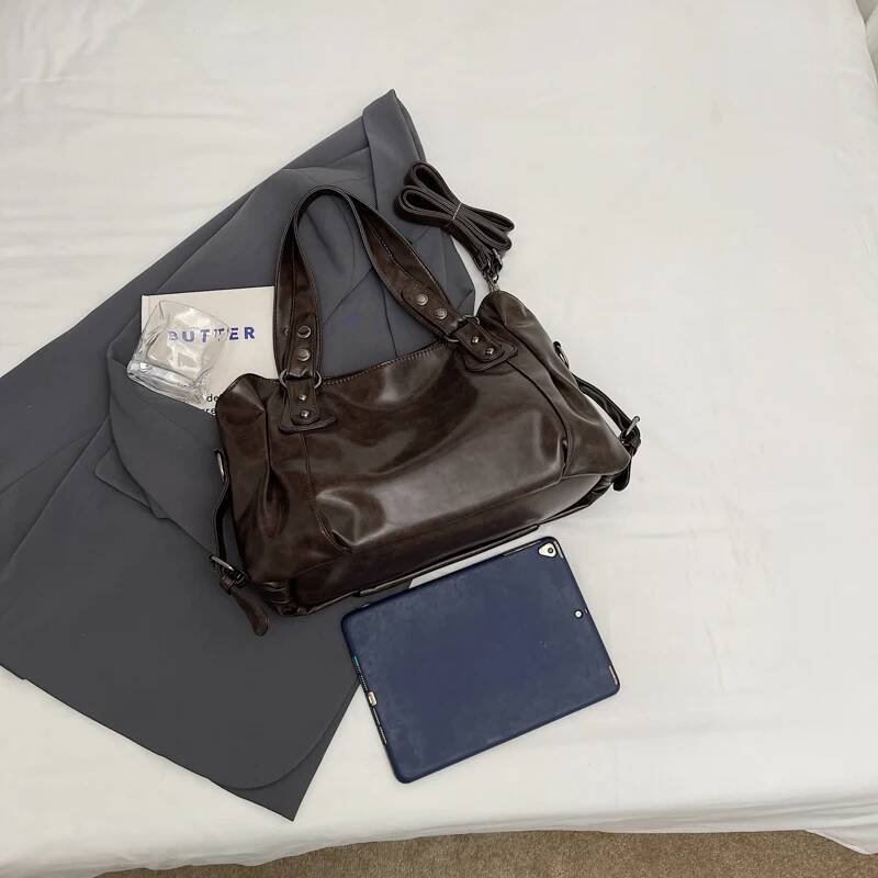 Autumn New Women s Shoulder Bag Solid Color Retro Large Capacity Shoulder Bag Autumn New Designer Bag Simple Retro Style Commuter Shoulder Underarm Ba