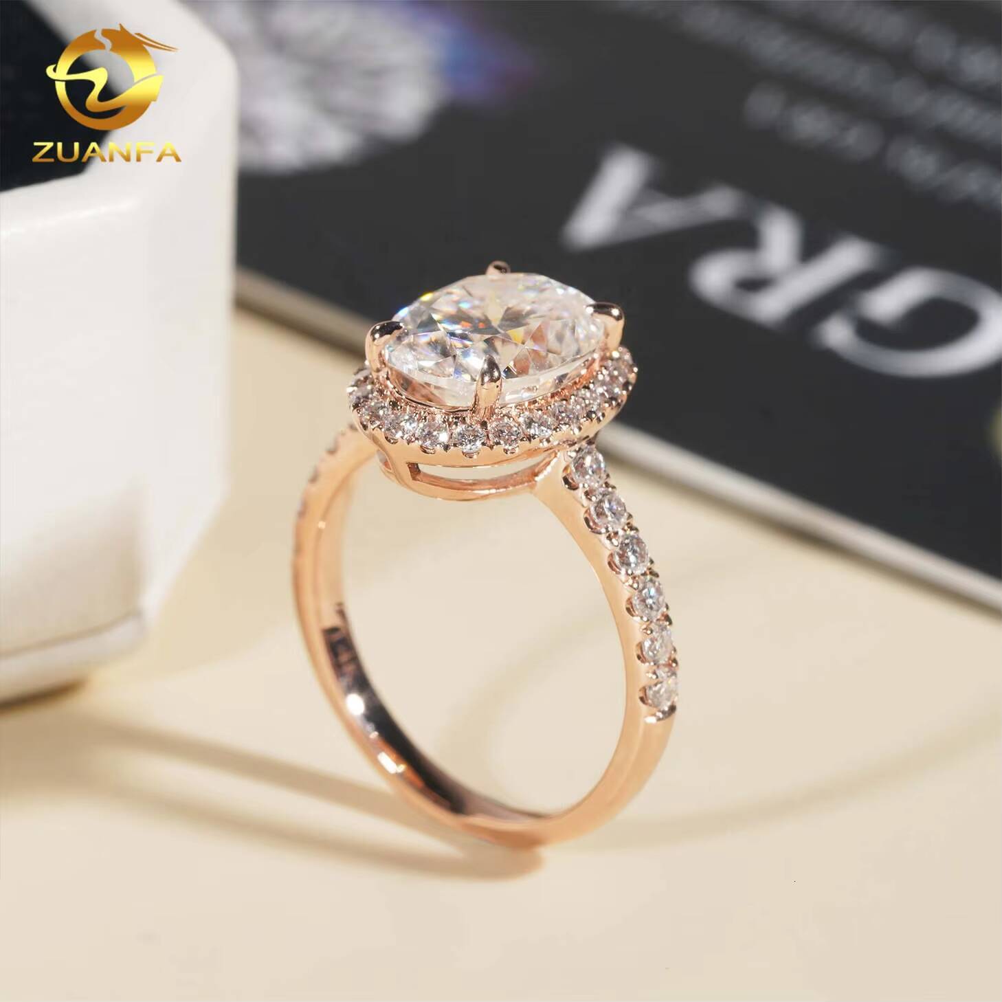 Hot Sale 1.5ct Halo Design 14k Rose Gold Moissanite Oval Diamond Engagement Ring for Wedding