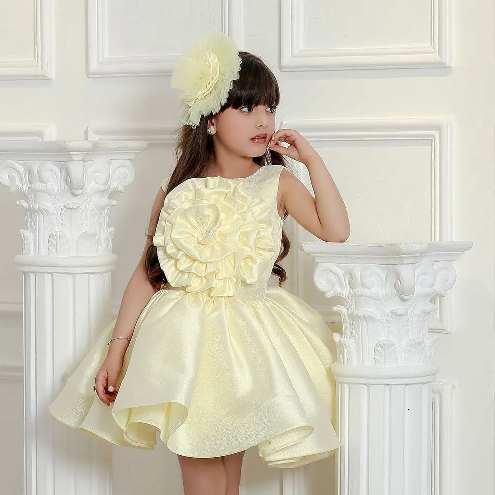 Customized Yellow Satin Flower Girl Dresses For Wedding Mini O-Neck Knee Length Kids Birthday Party First Communion Ball Gown 250820