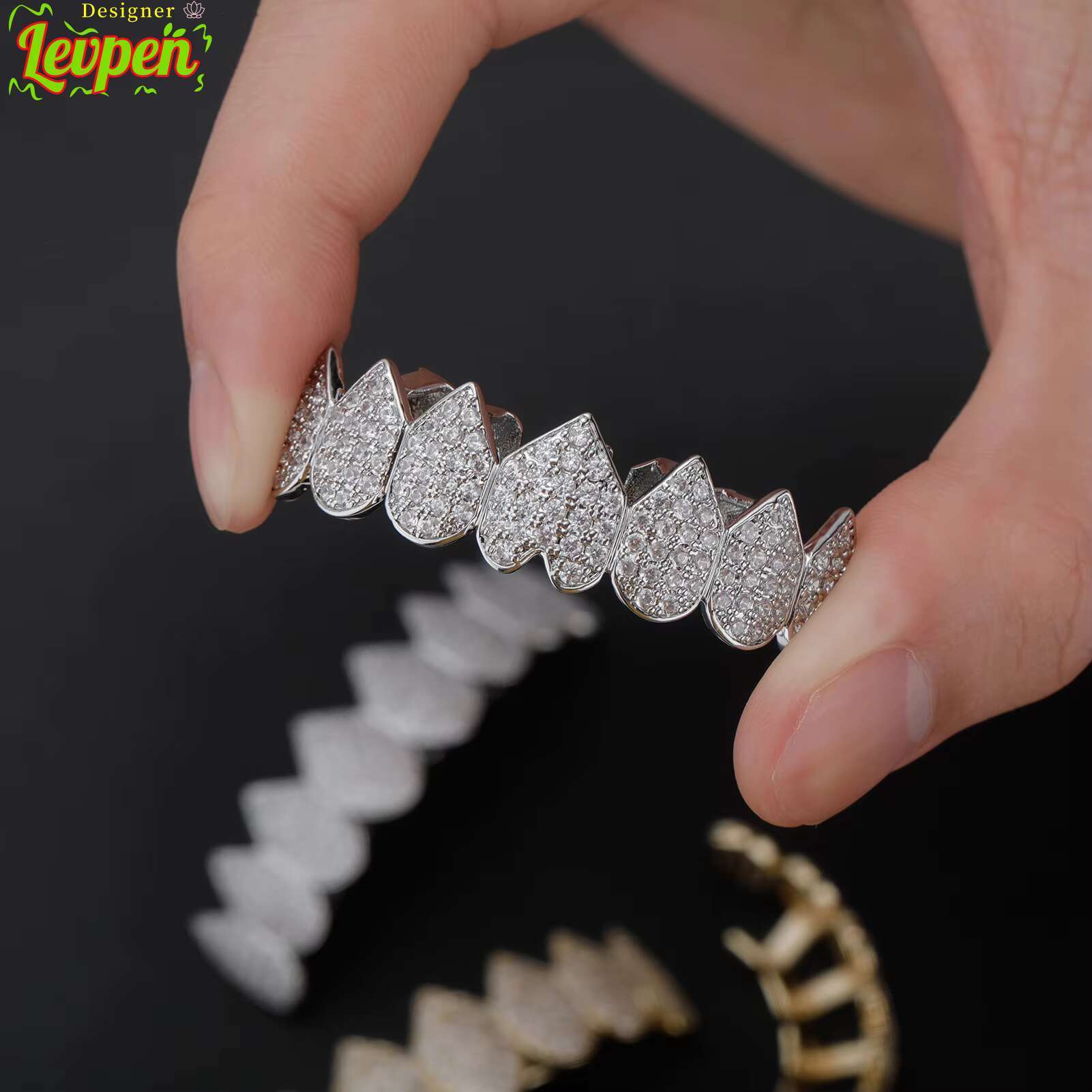 Heart Gold Plated Top Diamond Bottom Teeth Grillz Set Cubic Zirconia Punk Teeth Mouth GrillzOACOCA