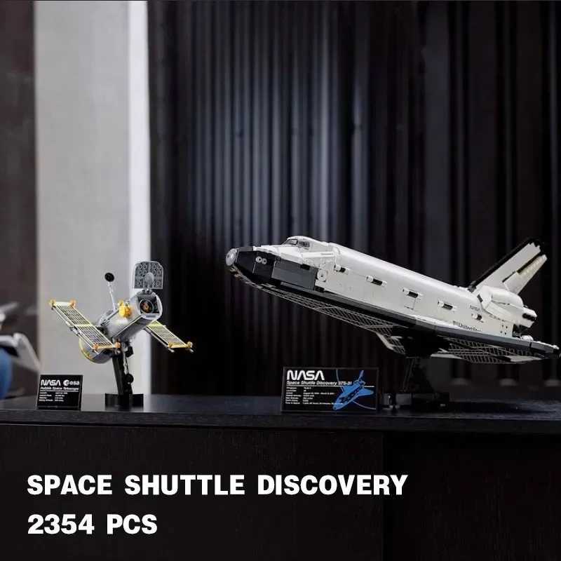 HOT TOY Space Shuttle Discovery Model Building Blocks Bricks Toys Pace Shuttle Birthday Christmas Gift Compatible 10283 L250821