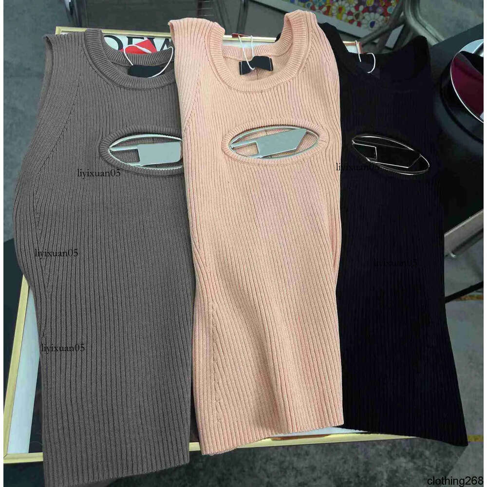 D Top Shirts Womens Designer Tees Luxury Brand 2025 T-Shirt Out Metal Label Knitted Tank Top For Womens Slim Fit Elastic Fashion Spicy Girls Top Fashionable 178