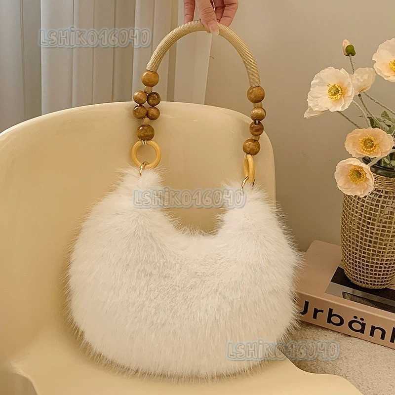 Fluffy Plush Bag for Women Large Capacity Handbag Autumn and Winter Niche Shoulder Underarm Bag Casual Handheld Dumpling Bag New H250821