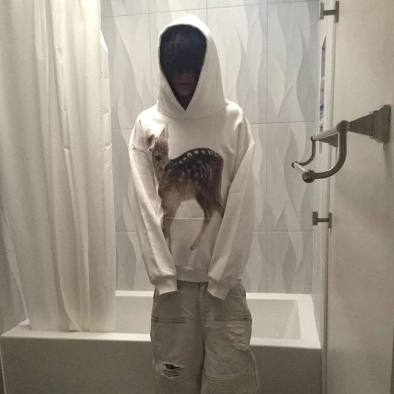 Y2K Retro Youth Hoodie Baby Deer Pure White Fabric Sweatshirt Men Women Fashion Art Simple Streetwear Unisex Oversized Clothing 250822