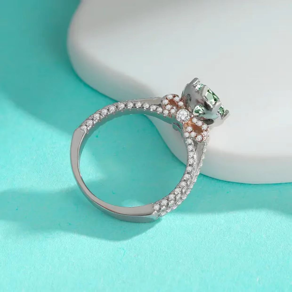 MT Trending S925 Sterling Silver 1 CT Moissanite Diamond Bow Knot and Gold Claw Ring for Valentine'S Day High quality Wholesale