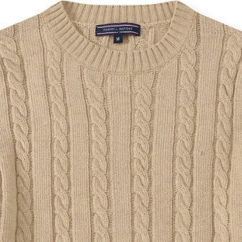 Round neck pullover fashionable jacket top knitted sweater casual Men clothing autumnwinter sports youth 6 style 250822