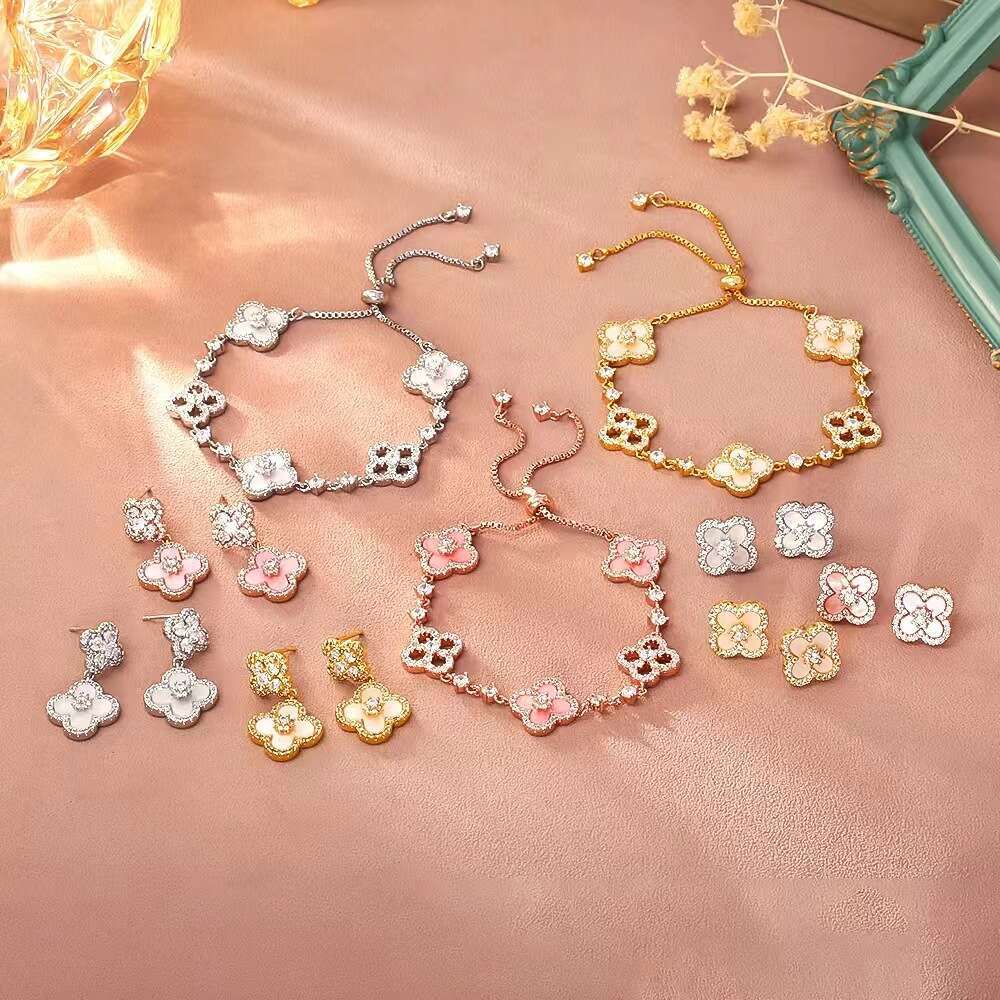 Luxury jewelry designer bracelet Natural Shell-of-Pearl Lucky 4-leaf Clover Inlaid Zircon Hollow Bracelet High-End Niche Design Exquisite Versatile Je - view 1