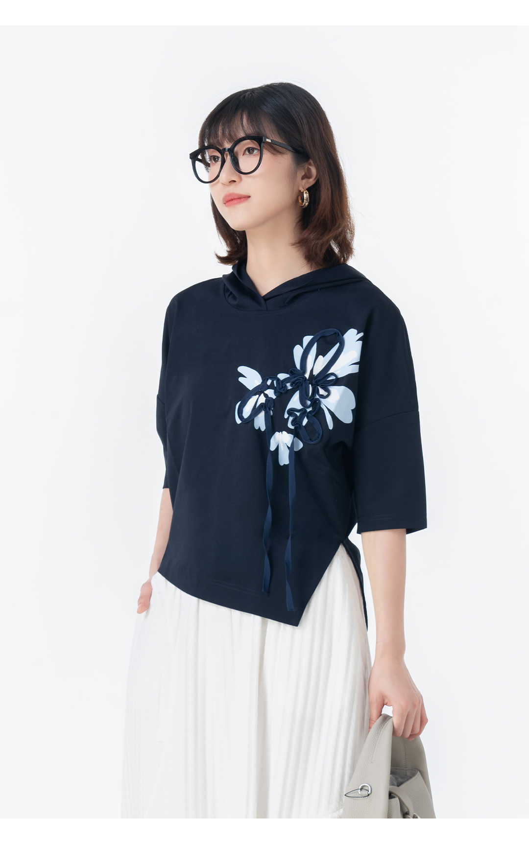 Chic Ladies' Embellished Hooded Top Versatile Casual Wear Featuring Flowing Silhouette - T31105.2