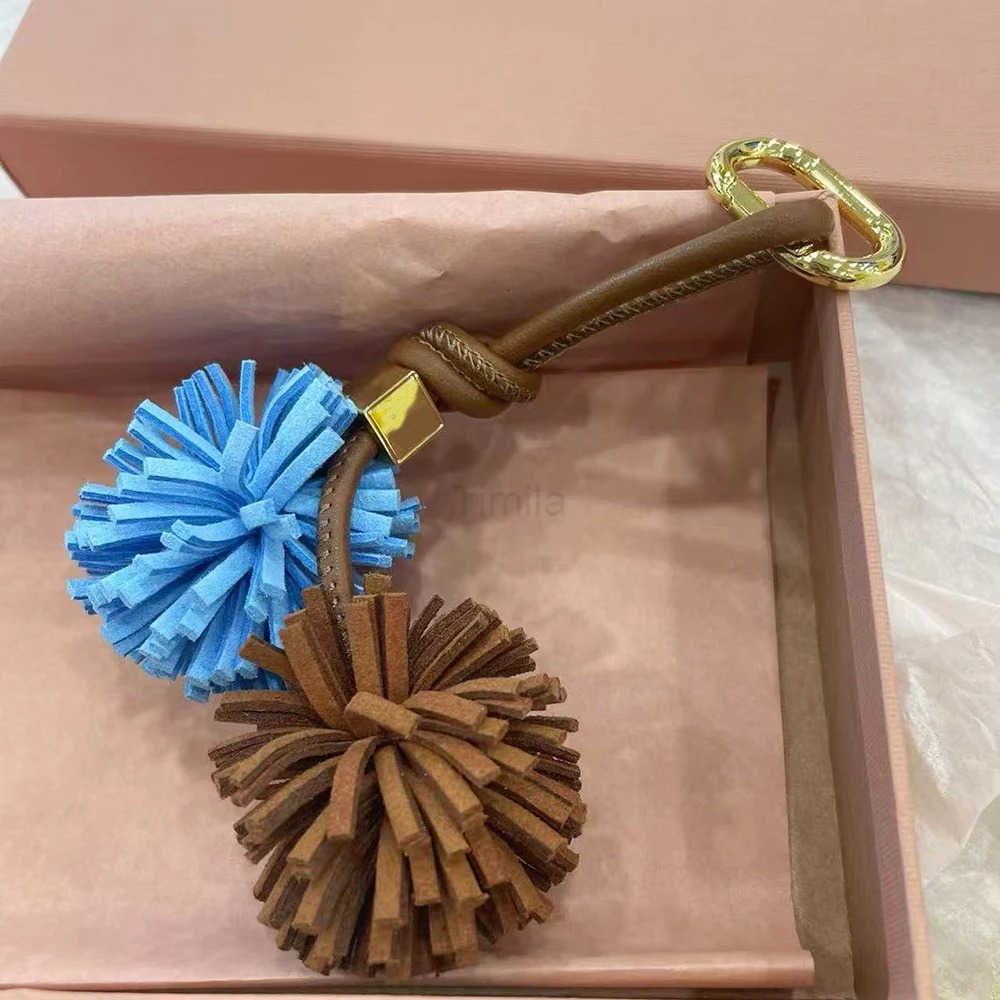 Flower Ball Leather Pendant Cowhide Rope Bags Luxury Design Charm Keychain Car Pendant For Women Bag Accessories Handbag U250822