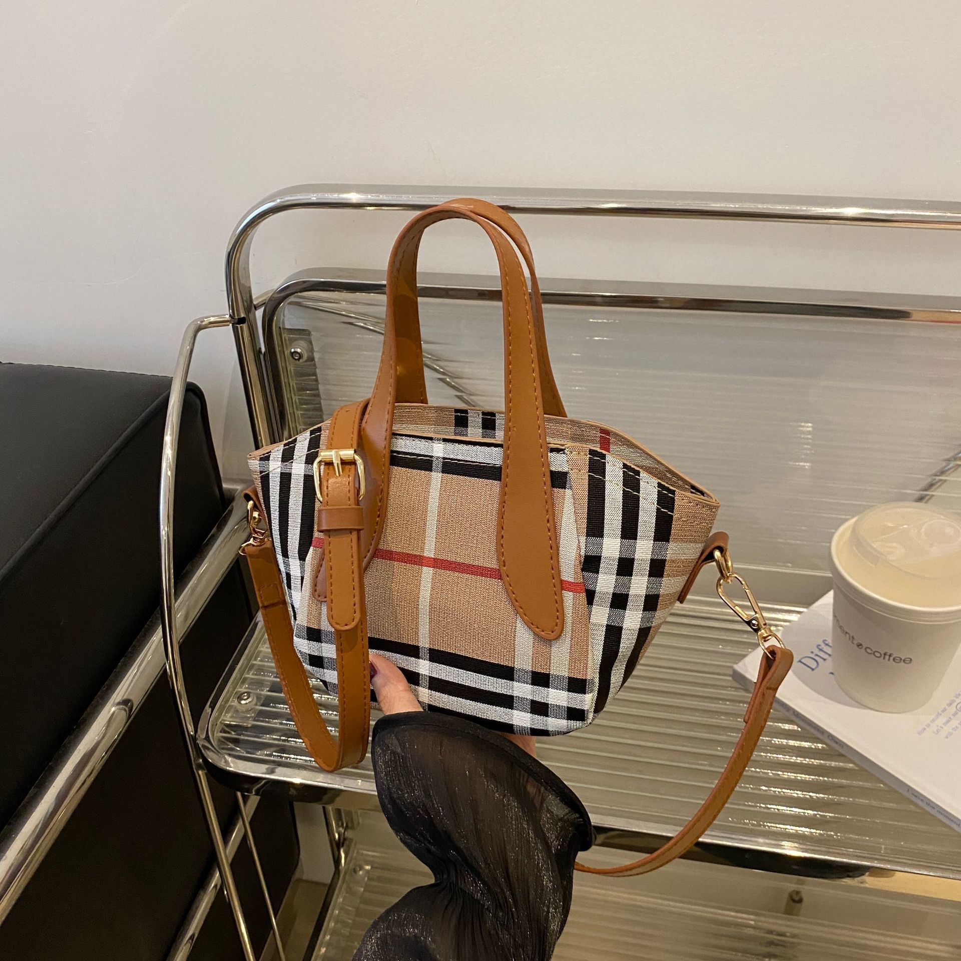 Elegant women's bag 2025 minimalist design new shoulder bag versatile high-end striped splicing handbag black white free shipping
