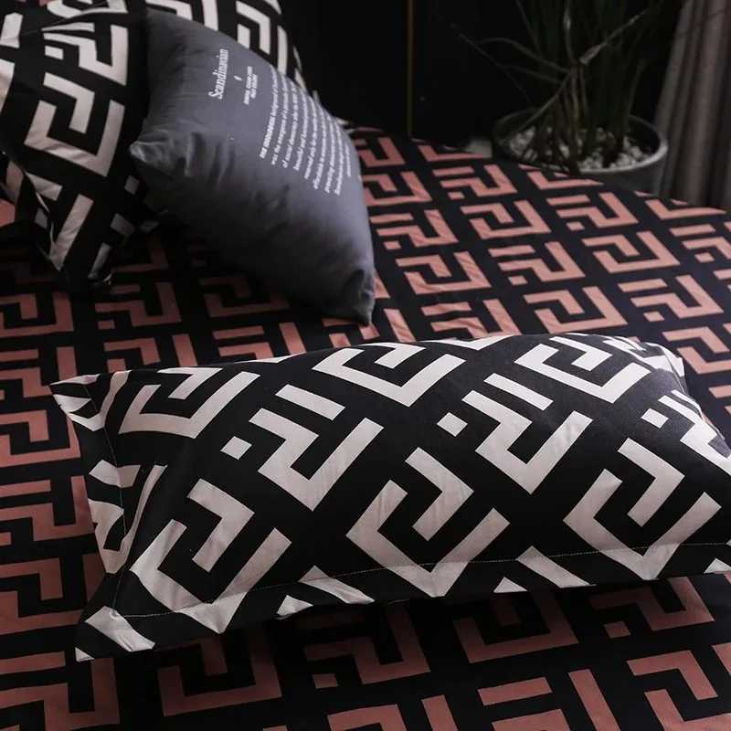 Luxury Black Bedding Comforter Set with Low Case Single Full Size Bed Linen Duvet Cover Set / King Double Single Bed 1 G250823a