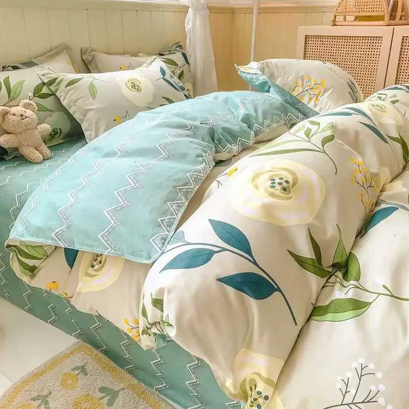 New Designer Matted Four-piece Set Thick Sheet Quilt Cover Summer Washed Cotton Student Three-piece Luxury Bedding G250822