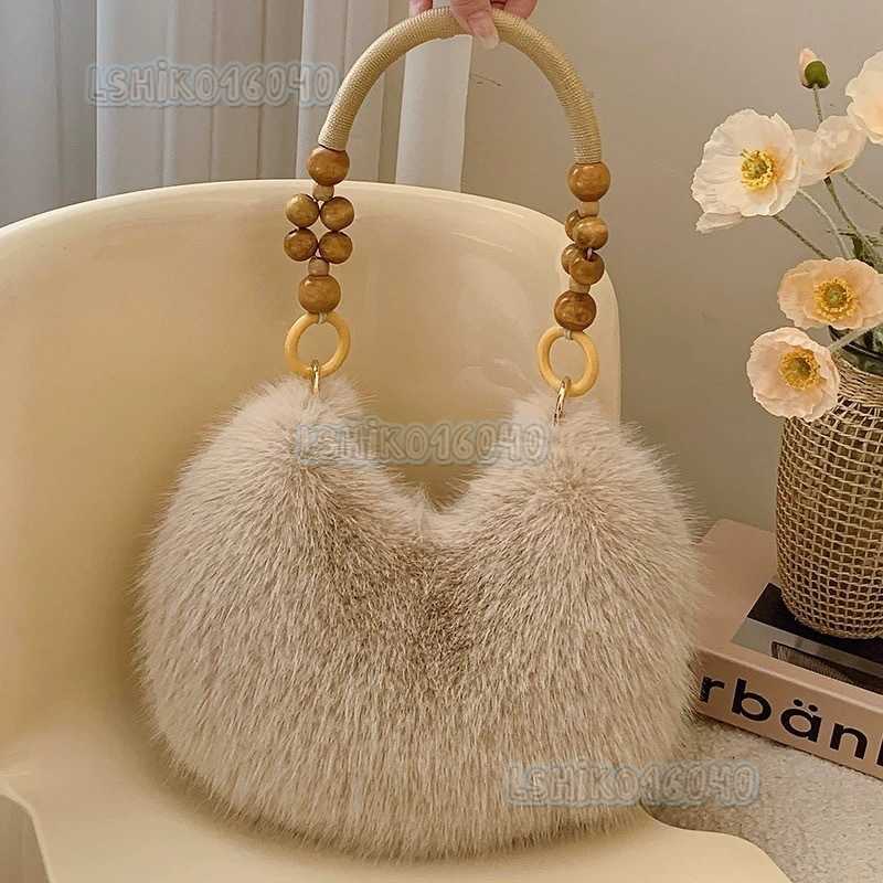 Fluffy Plush Bag for Women Large Capacity Handbag Autumn and Winter Niche Shoulder Underarm Bag Casual Handheld Dumpling Bag New H250821