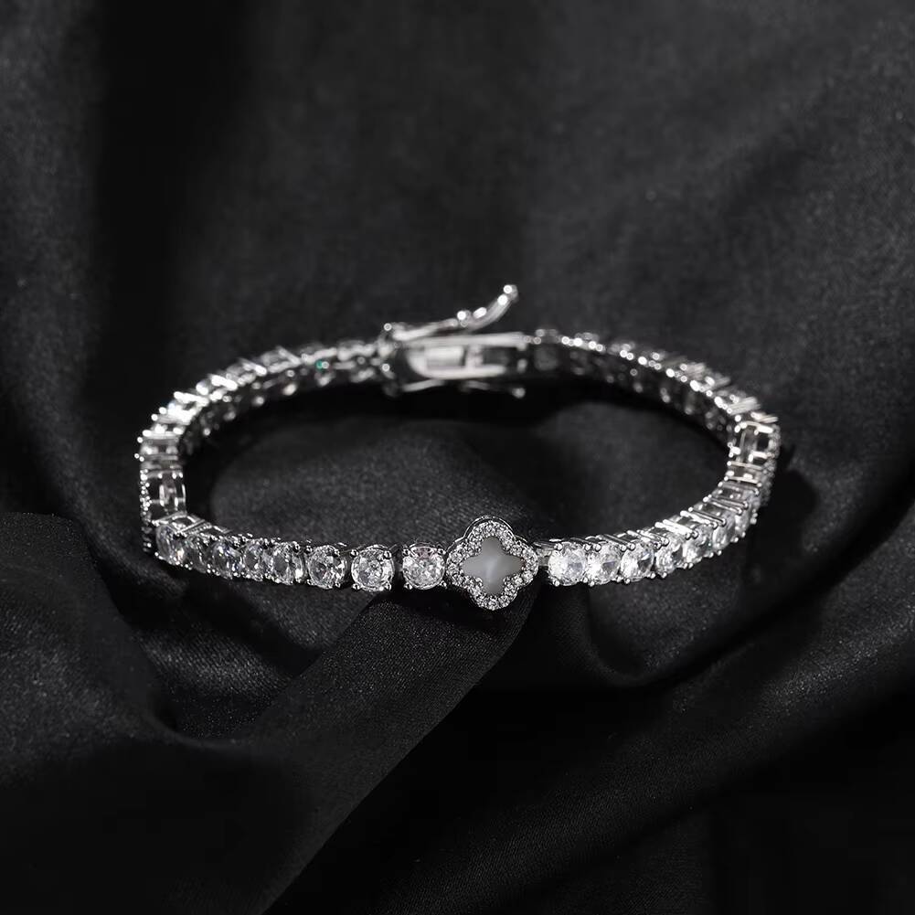 Wholesale Four Leaf Clover Necklace Jewelry Set Pink Resin Silver Charm Bracelet Clover Jewelry Sets Bracelets for Girls