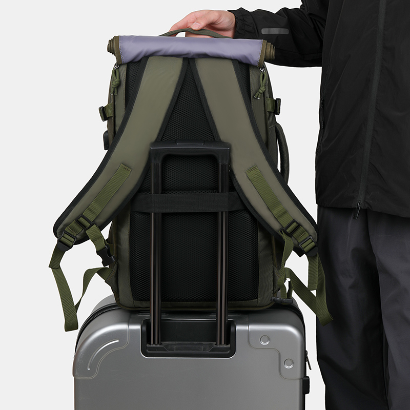 High-Quality Camouflaged Drone Holder Bag: Robust Construction and Ample Interior