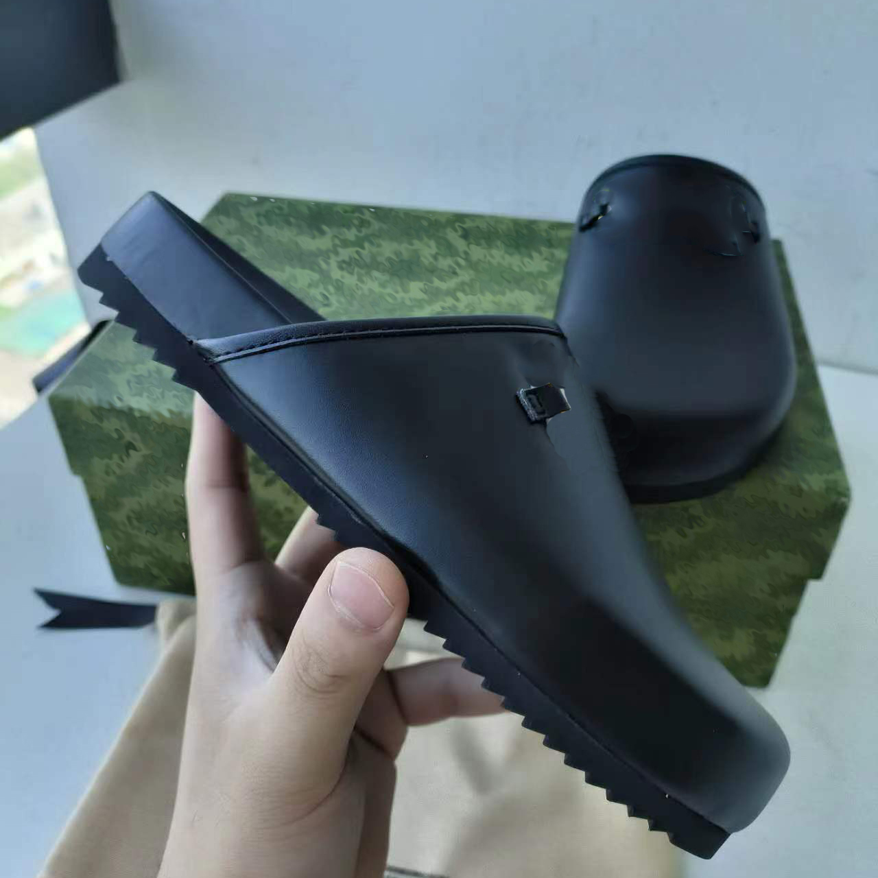 Designer Slipper Luxury Men Women Sandals Brand Slides Fashion Slippers Lady Slide Thick Bottom Design Casual Shoes Sneakers S392