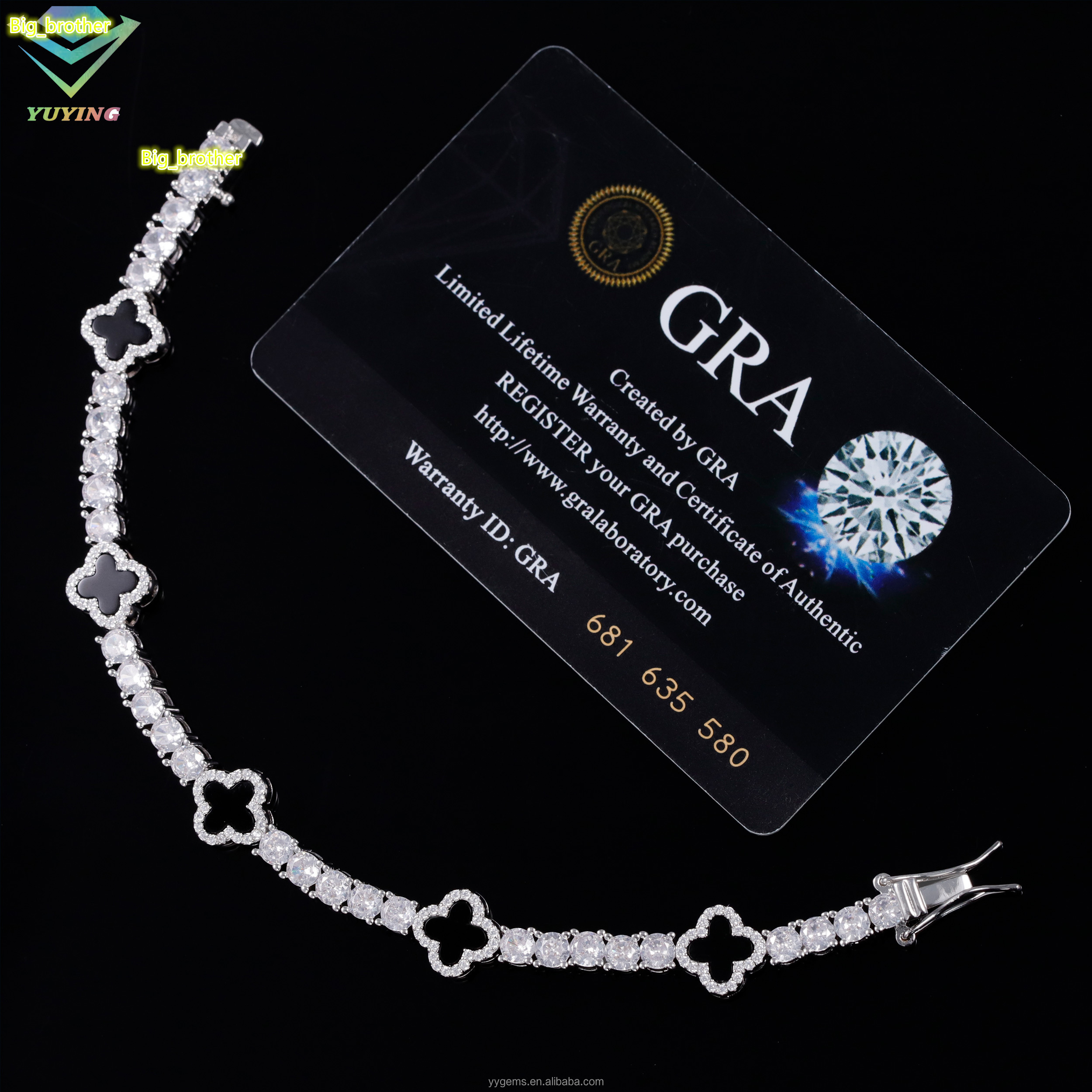 Luxury Vintage Four Leaf Clover Design S925 Silver VVS Moissanite Iced Diamond Bracelet Womens Lucky Charm Accessory