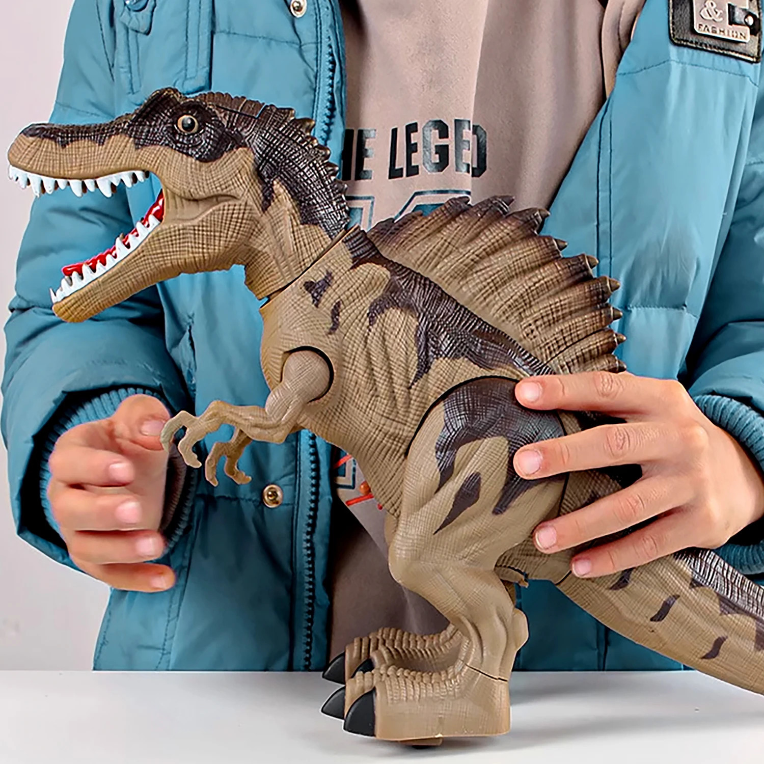 Large Electric Dinosaur Toy Walking Jet Dinosaur World with Mechanical Voice Tyrannosaurus Rex Luminous Egg Ideal Children Gift 250822
