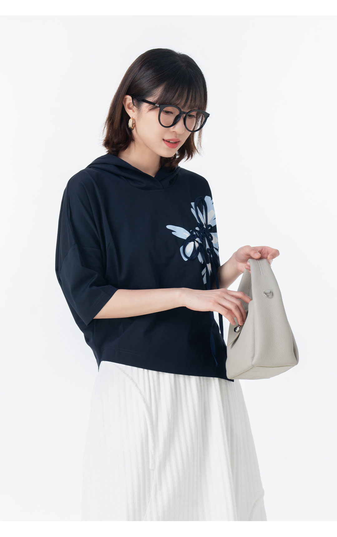 Chic Ladies' Embellished Hooded Top Versatile Casual Wear Featuring Flowing Silhouette - T31105.2