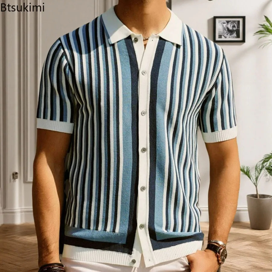 2025 Mens Summer Short Sleeve Polo Shirts Knitted Lapel Cardigan Top Stripe Stitching Men Polo Tee Shirt Fashion Camisa Hombre 250822