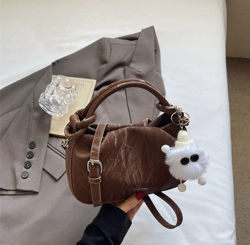 2025 free shipping designer luxury womens new version soft leather small fashion temperament chain bag single shoulder crossbody bag
