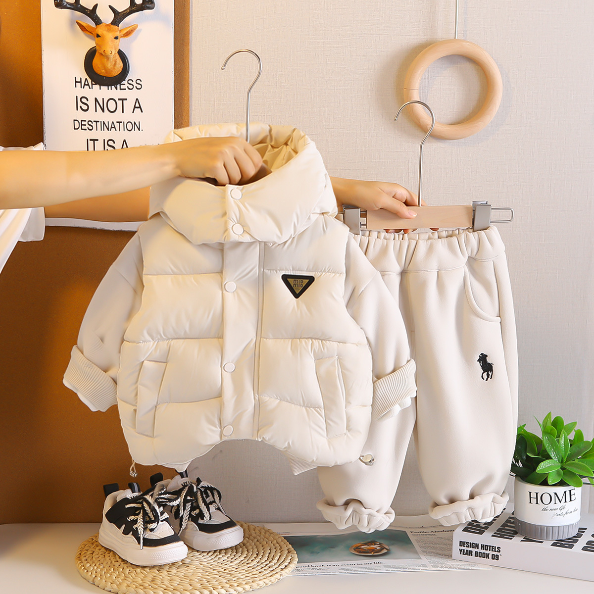 2025 New Arrival Boys' Winter Fleece Lined Hooded Vest Fashionable Warm Baby Toddler Winter Outfit 3 pieces