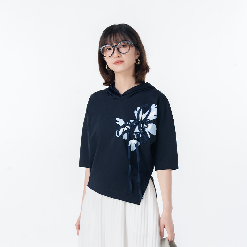 Chic Ladies' Embellished Hooded Top Versatile Casual Wear Featuring Flowing Silhouette - T31105.2