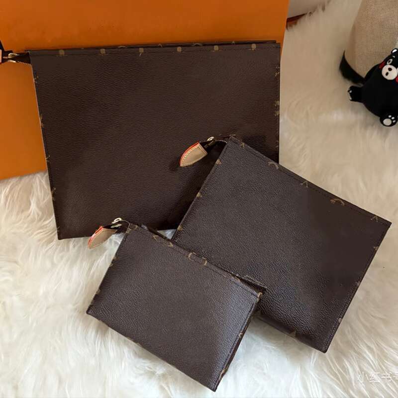 High Quality Designer Trio Clutch Bags Men and Women Luxury Handbags Lady Classic Brown Purses Business Pouch Toilette Wash Bag Makeup Bags